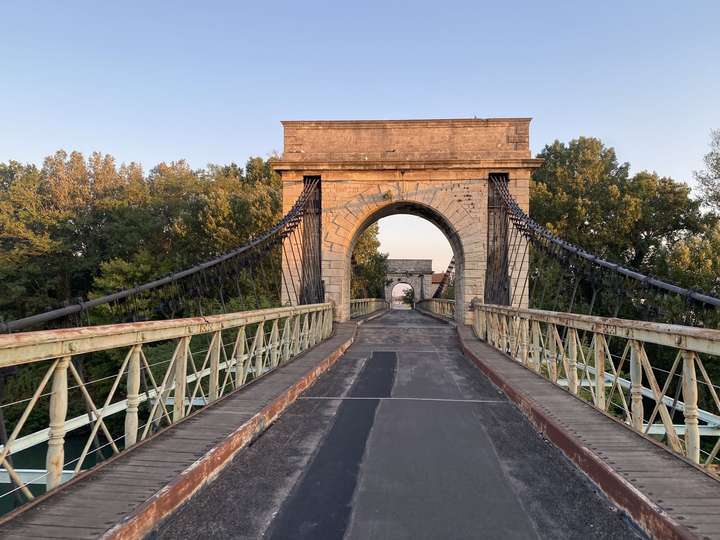 Vieux pont de Fourques