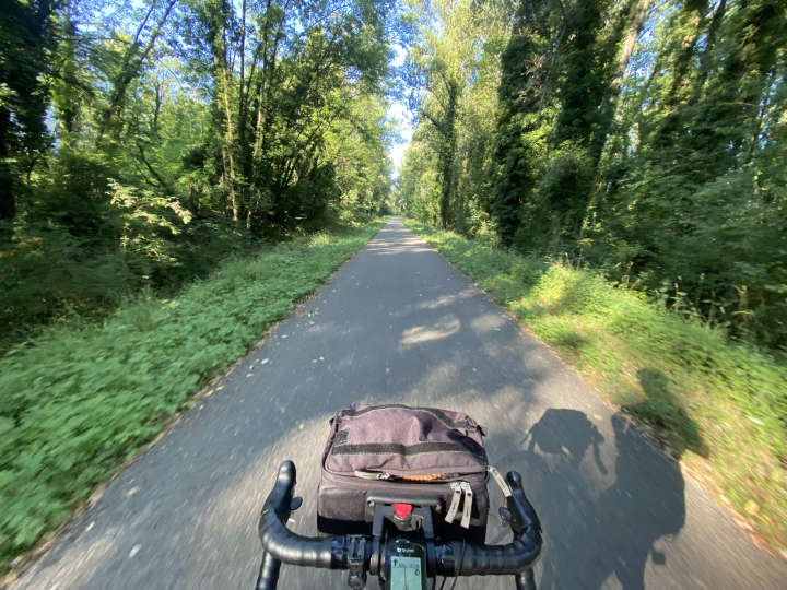 Piste cyclable le long de l'Isère