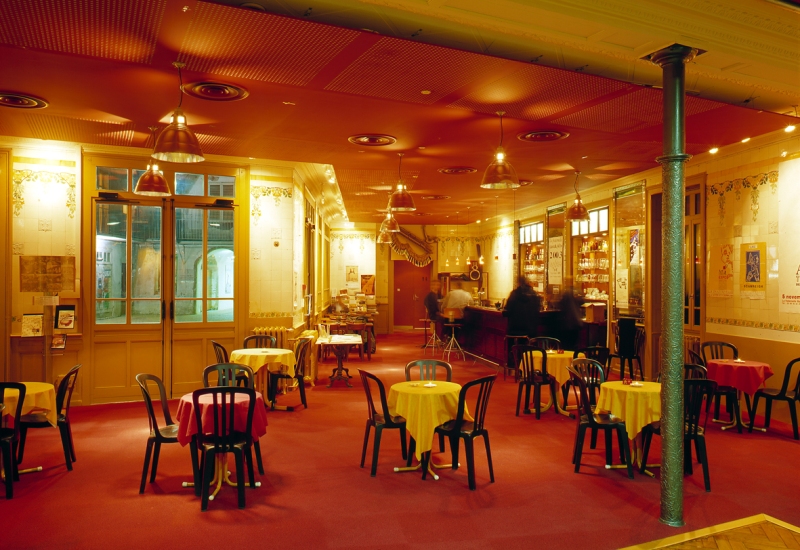 Le café de la maison du peuple à Saint-Claude (Jura)